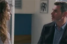 Patrick interroge Léa pour savoir comment était Nicolas pendant l?opération de Xavier