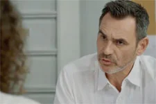 Patrick réalise un interrogatoire complémentaire d’Emma