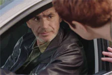 Patrick tente de rassurer Babeth qui est inquiète de la disparition de Jocelyn