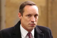 PAVEL (Plus belle la vie) : Xavier REVIENT au Mistral pour la FIN de l’intrigue !