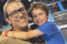 PHOTO : Laurent Hennequin (Pavel de Plus belle la vie) nous présente son fils qui lui ressemble comme deux gouttes d’eau !