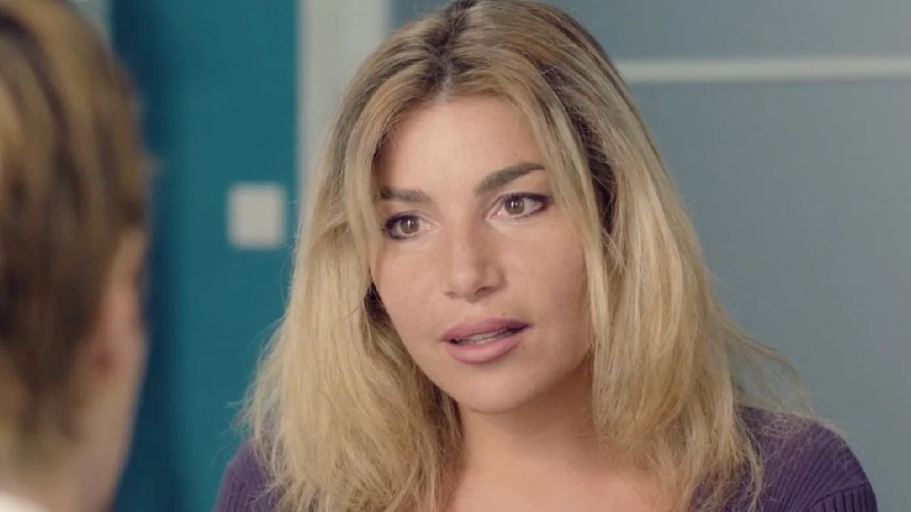 Plus belle la vie : Ariane va-t-elle finalement garder son bébé ?