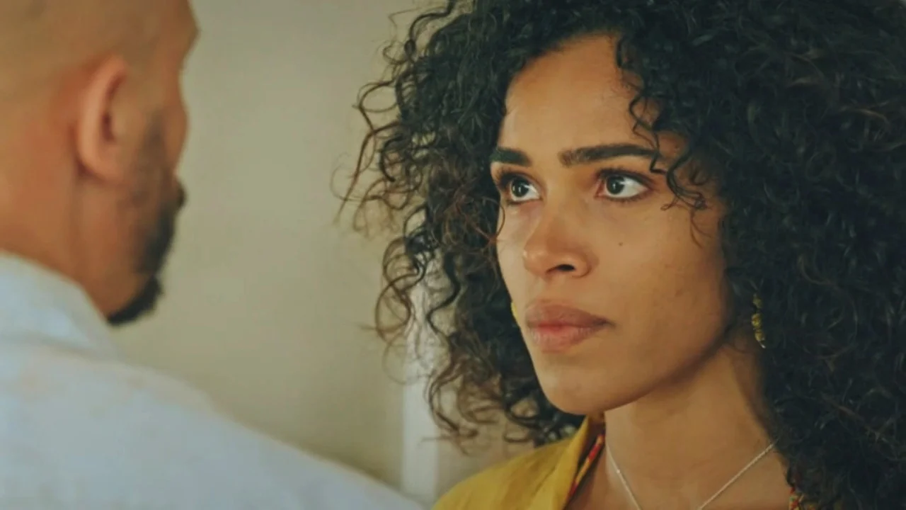 Plus Belle la vie : bientôt un triangle amoureux entre Fanny, Vidal et l'homme sauvage ? Prudence Leroy répond