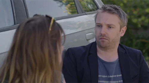 Plus belle la vie en avance : Barbara et Nathan enquêtent sur le Docteur Merle !