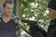 Plus belle la vie en avance : Irina prête à abattre Pavel !