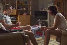 Plus belle la vie en avance : Kévin et Jenny : le plan à trois !