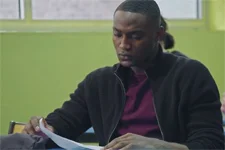 Plus belle la vie en avance : L’IMMENSE SOUFFRANCE de Valère, rejeté !