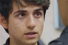 Plus belle la vie en avance : La TERRIBLE PROMESSE d’Eddy à son père !