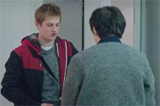 Plus belle la vie en avance : Les propos indécents de Luis à Tom : « C’était de la baise ! »