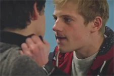 Plus belle la vie en avance : Luis harcèle à nouveau Tom !