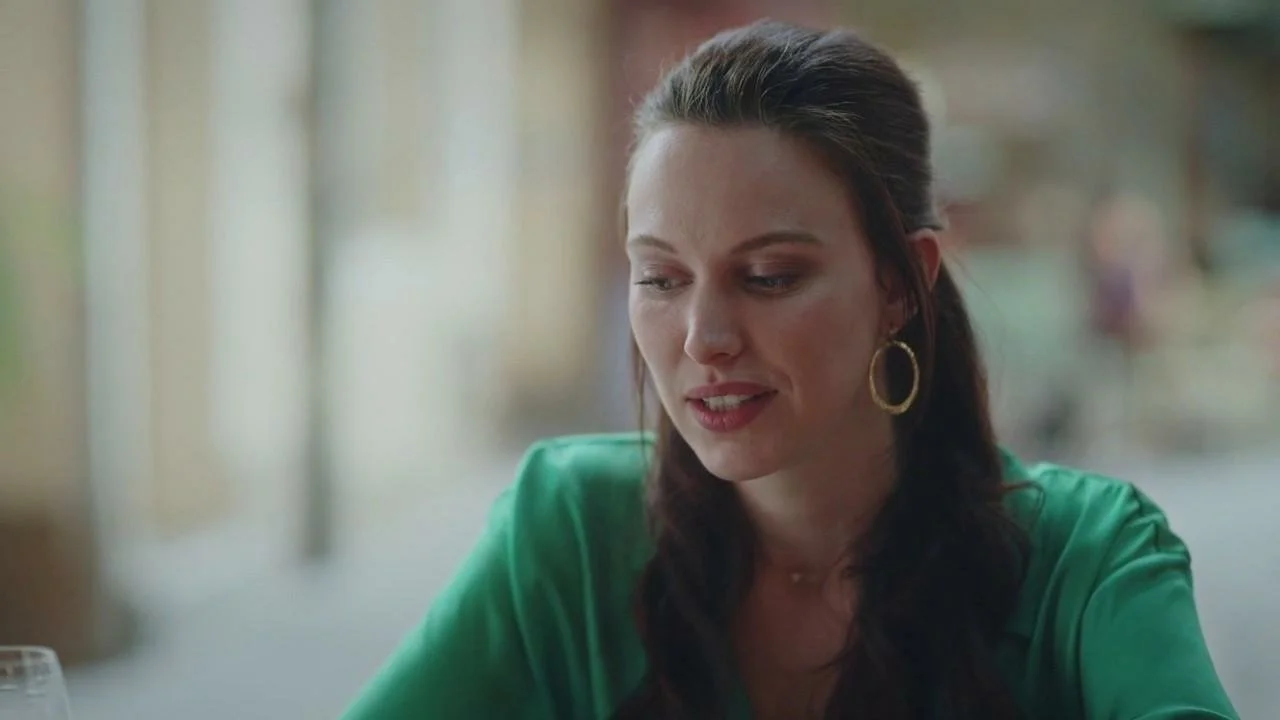 Plus belle la vie Indiscrétion : Abdel découvre le secret d'Élisa