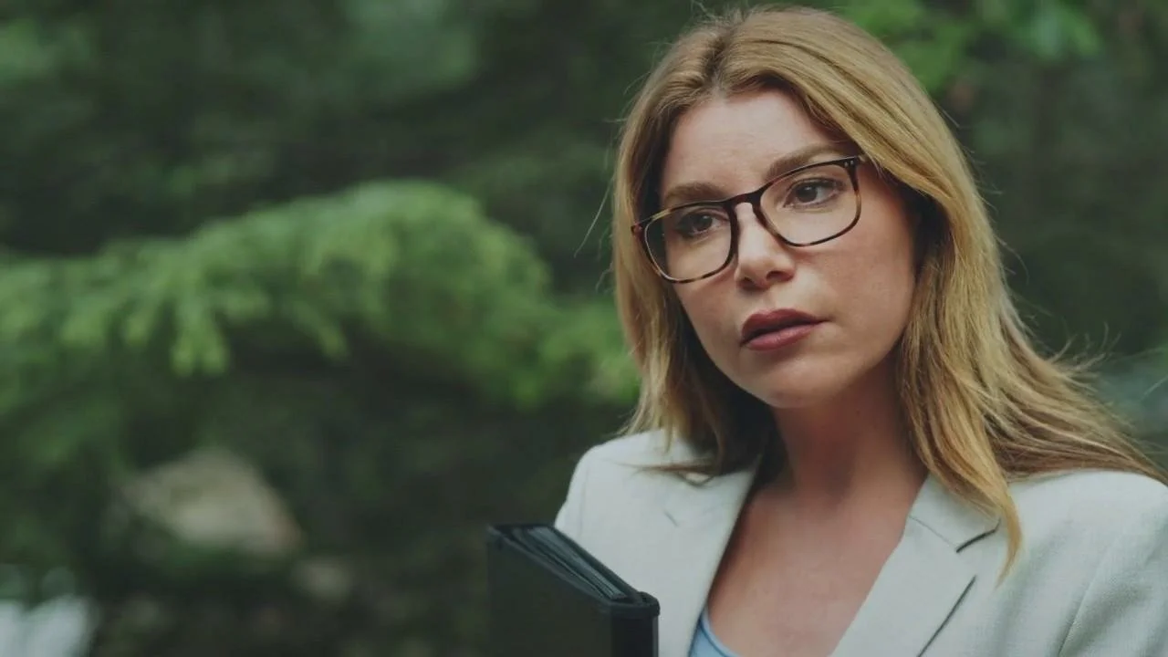 Plus belle la vie Indiscrétion : Ariane piège le voisin d'Eric et Simon