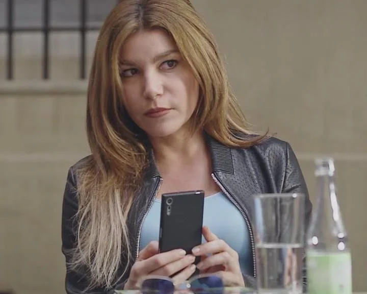 Plus belle la vie Indiscrétion : Ariane surprend Camille et Jacob