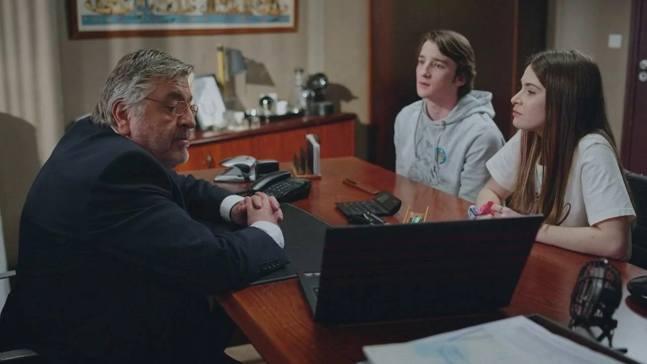 Plus belle la vie Indiscrétion : Découvrez les premières photos de la salle du bal !