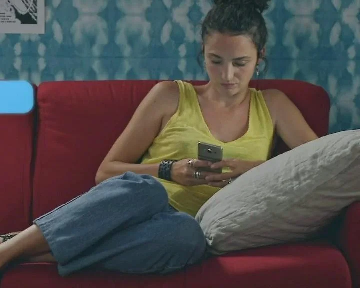 Plus belle la vie Indiscrétion : Emma accepte un rendez-vous avec son ancien client