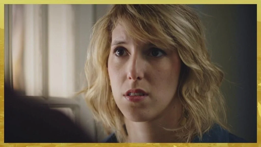 Plus belle la vie Indiscrétion : Emma se réfugie chez César, Barbara jalouse