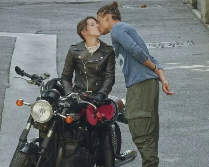 Plus belle la vie Indiscrétion : Emma surprend Barbara et Baptiste