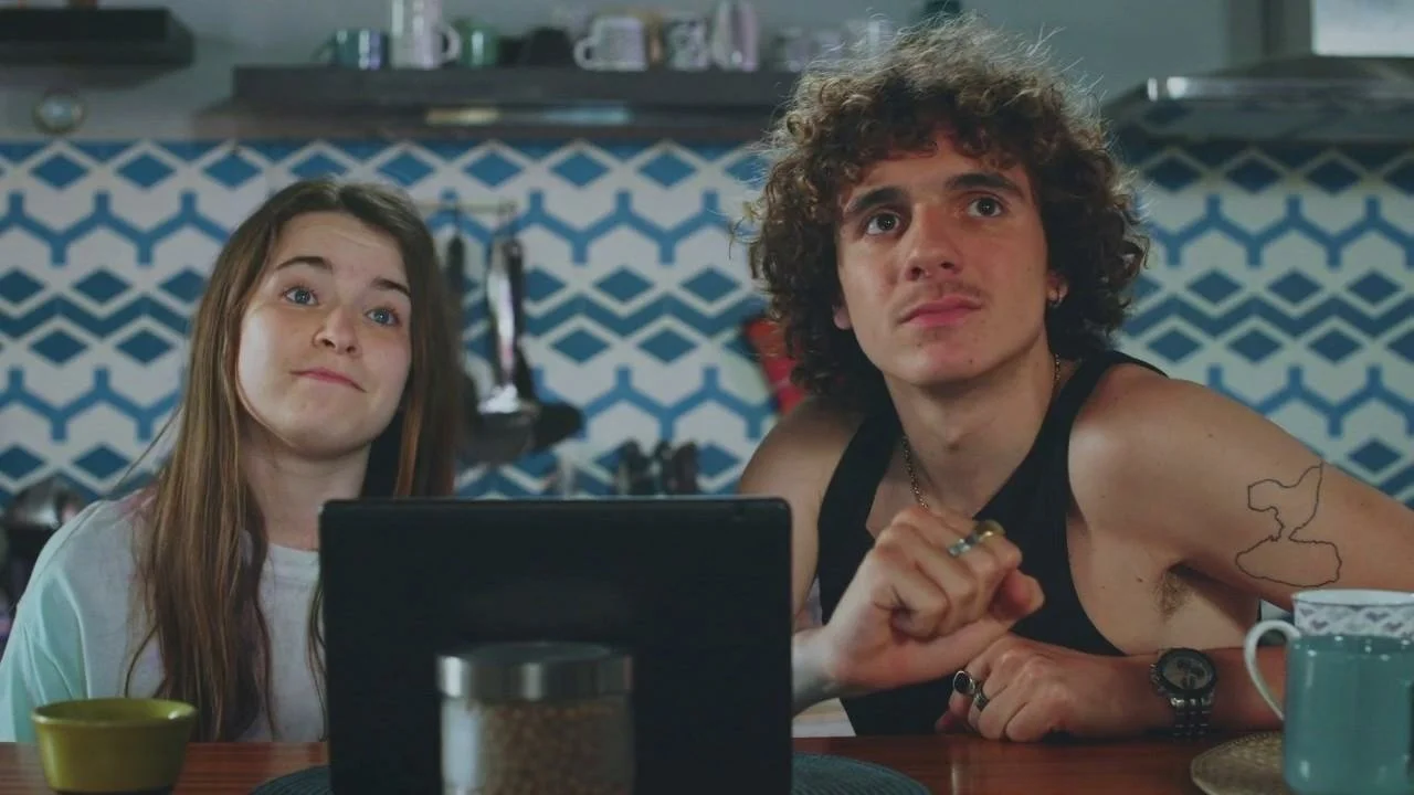 Plus belle la vie Indiscrétion : Kilian a un plan pour aider Lola