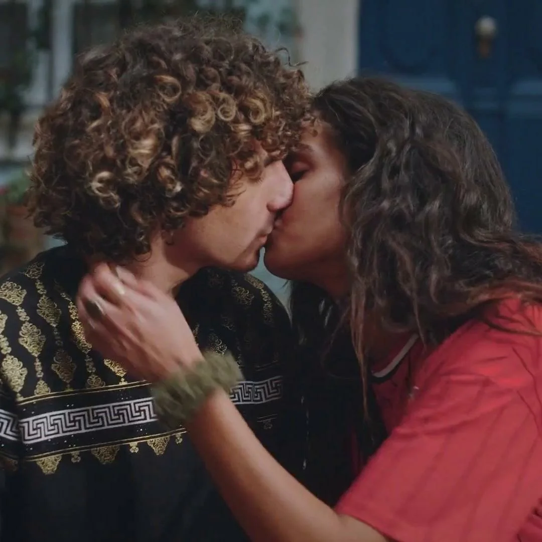 Plus belle la vie Indiscrétion : Kilian et Betty s’embrassent