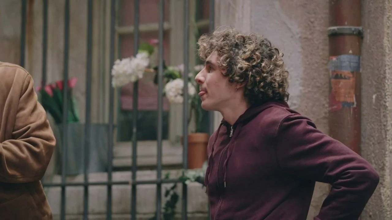 Plus belle la vie Indiscrétion : Kilian fou d'amour pour Betty