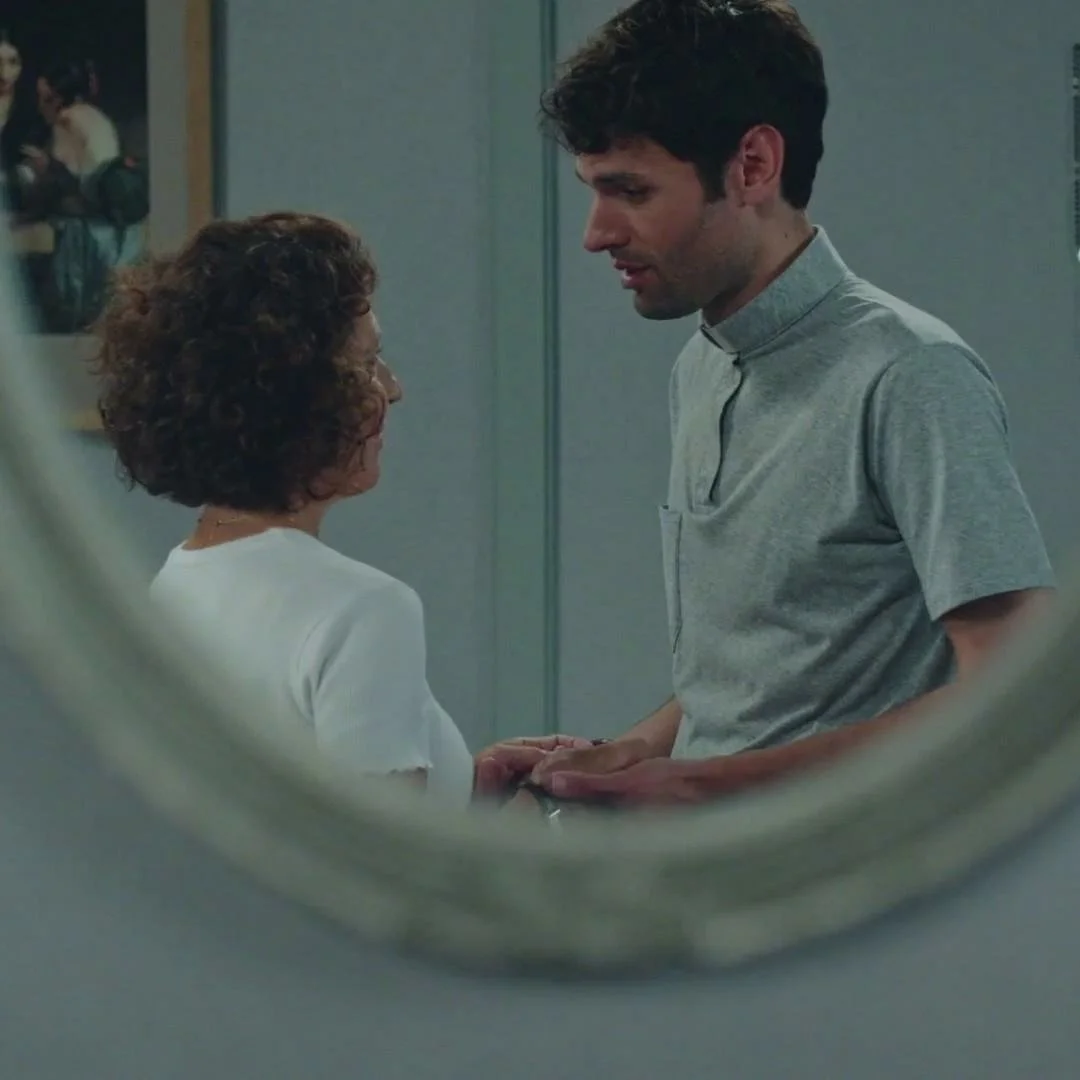 Plus belle la vie Indiscrétion : L'amour de Père Luc et de Mirta sera-t-il plus fort que tout ?