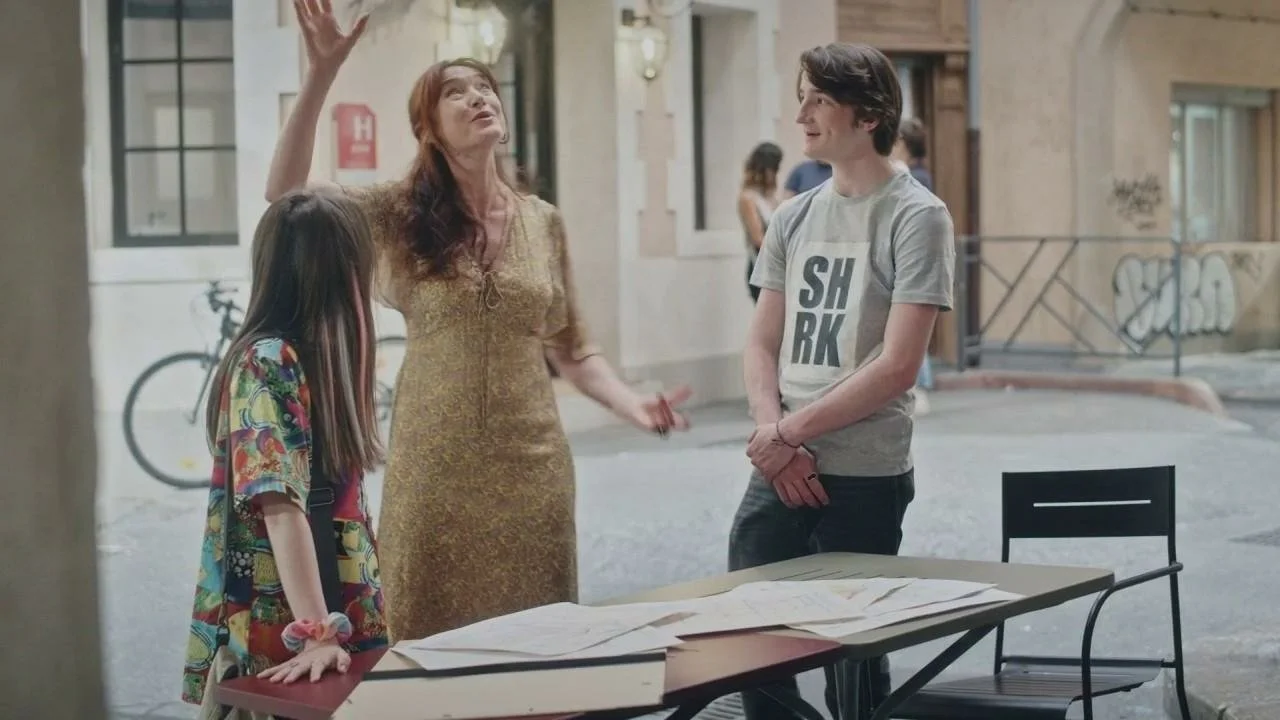 Plus belle la vie Indiscrétion : L'idée folle de Delphine pour le bal de promo