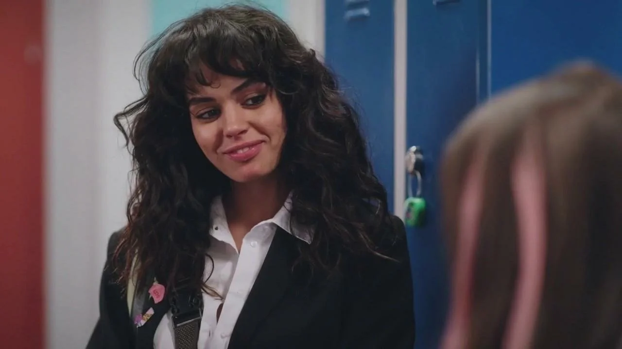 Plus belle la vie Indiscrétion : Le date mystérieux de Betty