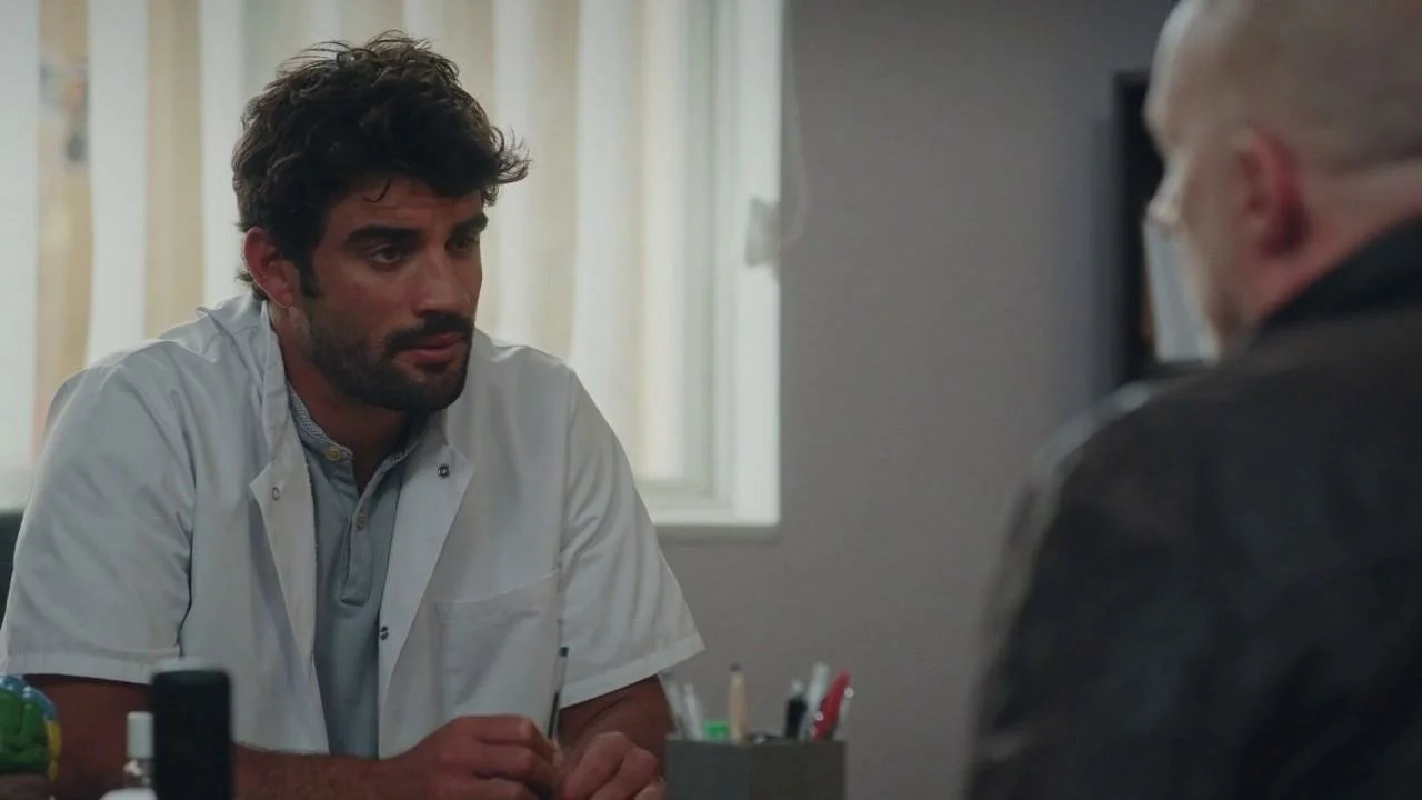 Plus belle la vie Indiscrétion : Le défilé de patients chez Docteur Vidal