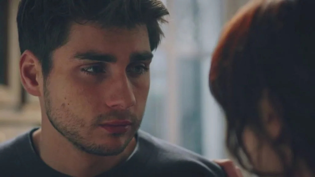 Plus belle la vie Indiscrétion : Le lourd secret de Delphine et Théo