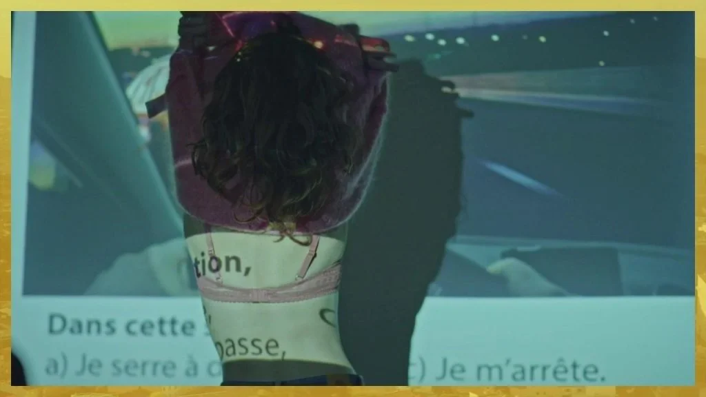 Plus belle la vie Indiscrétion : Le strip-tease de...