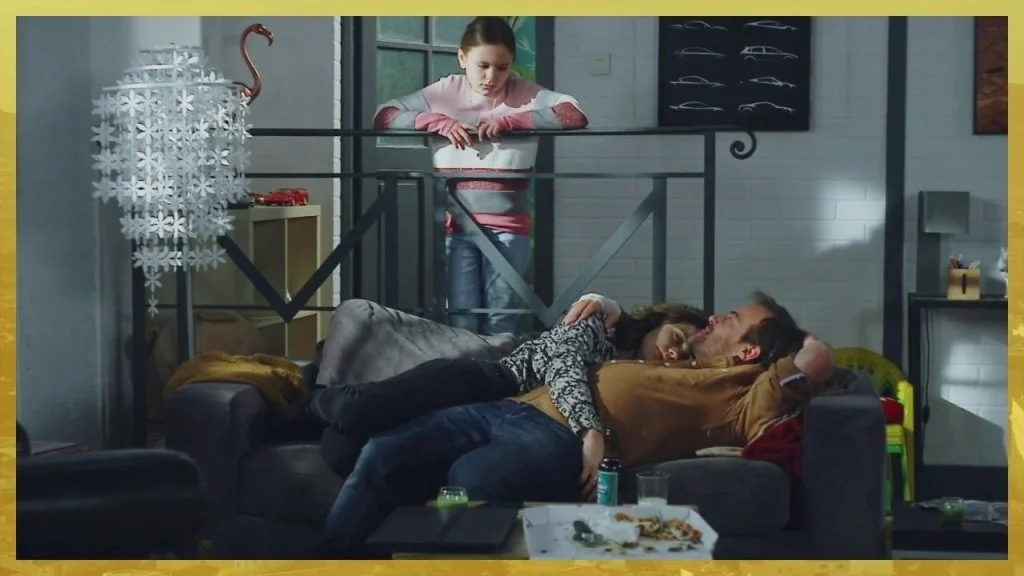 Plus belle la vie Indiscrétion : Lucie surprend Jean-Paul et Léa ensemble !