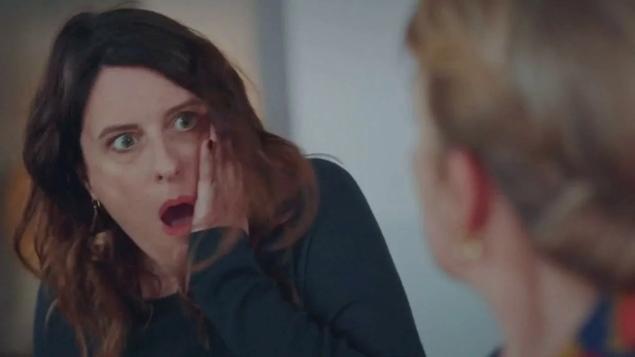 Plus belle la vie Indiscrétion : Luna et Charlotte en viennent aux mains !