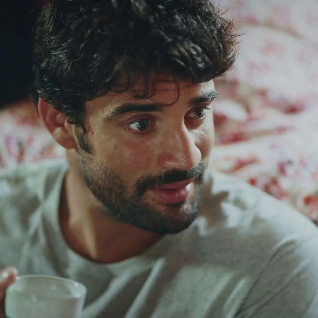 Plus belle la vie Indiscrétion : Romain tente un coup de poker pour s'en sortir