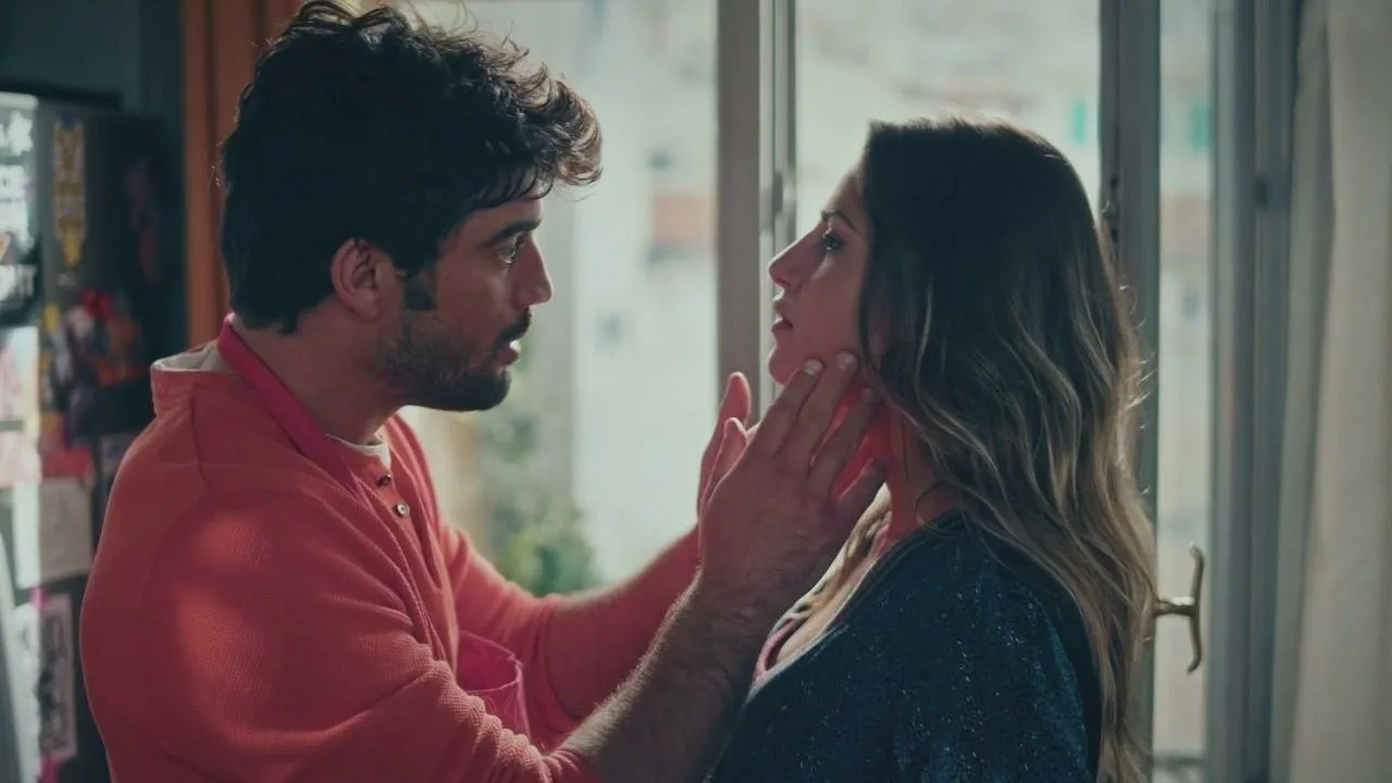 Plus belle la vie Indiscrétion : Romain trouve Sylvia parfaite