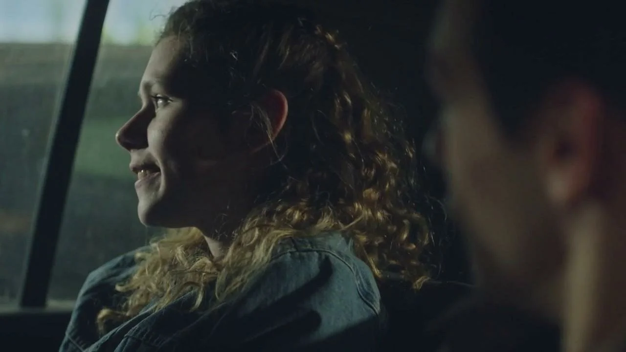 Plus belle la vie Indiscrétion : Sunalee et Dimitri : le bisous !