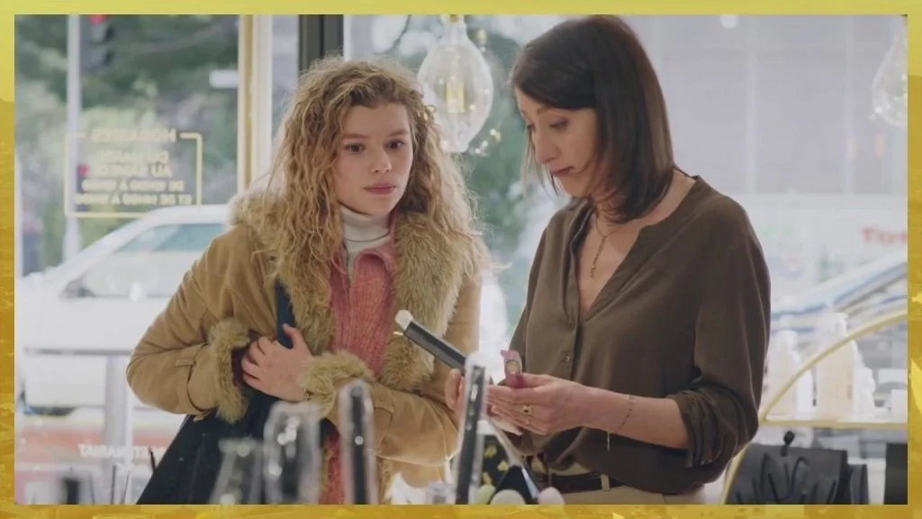 Plus belle la vie Indiscrétion : Sunalee prête à tout pour devenir populaire