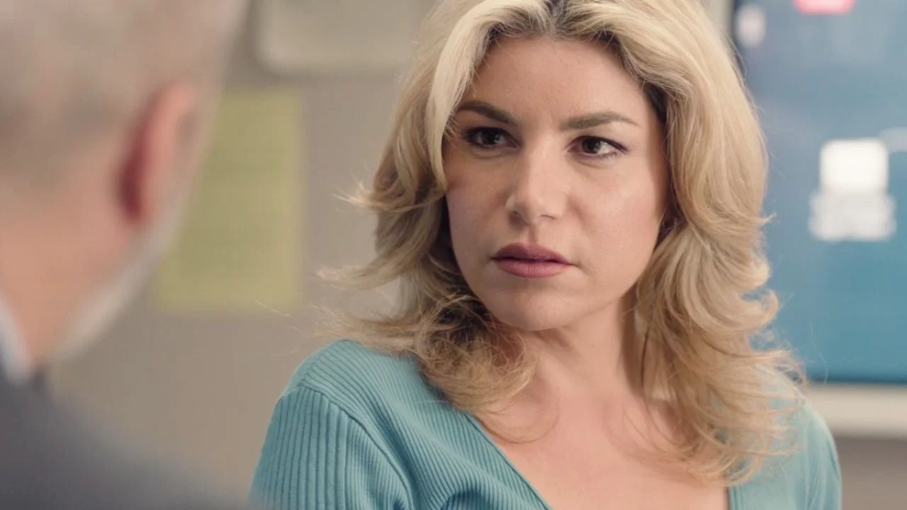 Plus belle la vie : “J’ai le pouvoir de faire ce que je veux avec vous”... Le nouveau procureur pousse Ariane dans ses retranchements