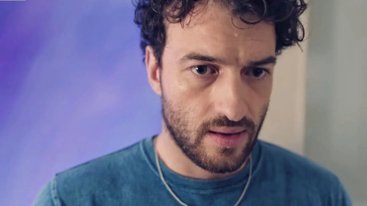 Plus belle la vie : pourquoi Samuel a-t-il caché sa relation avec Déborah à ses proches ? Iñaki Lartigue nous répond