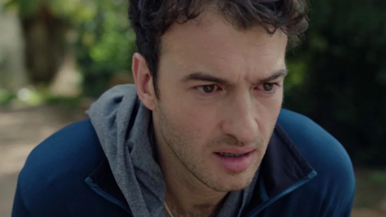 Plus belle la vie : Samuel face à la mort de sa mère, "c'est une déflagration pour lui" explique Iñaki Lartigue