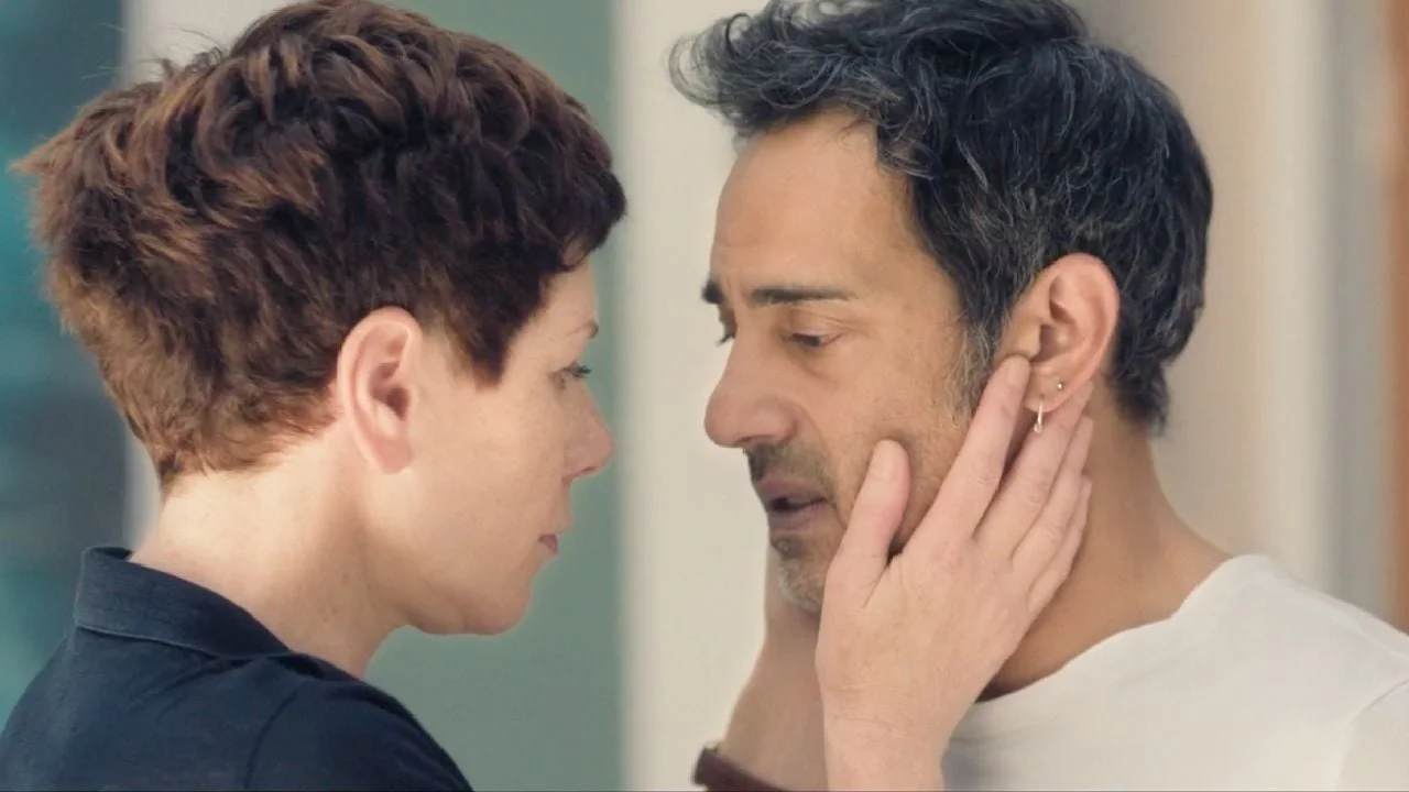 Plus belle la vie : "Tu vas me manquer"... Babeth cède à la tentation avec Mathieu