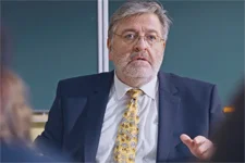 Rochat devient prof de maths pour remplacer Coralie !