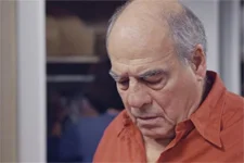 Roland assiste au DÉPART de Mirta !