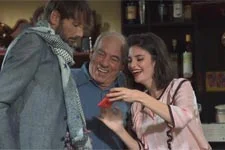 Sabrina et Roland remarquent que Thomas est triste