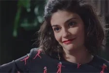 Sabrina sait comment Barbara doit agir pour avoir la paix !