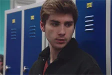 Théo explique à Mila qu?il ne mélange pas le sexe et les sentiments