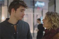 Théo fait part de son inquiétude concernant Antoine à Coralie