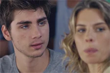 Théo reconnaît face à Coralie qu’il se comporte parfois comme un con !