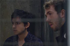 Tom explique à Kévin son accès de violence par le rejet de Laetitia