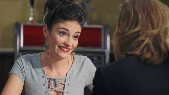 Un déménagement aux USA pour Julien, sa mère et Sabrina ?