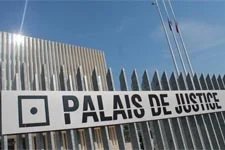 Un homme tente d?écraser sa femme parce qu?elle voulait regarder PBLV !